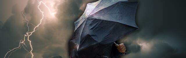 GIGANTSKA OLUJA STIŽE I DONOSI POTOP! Narod je već počeo da se sprema za užas