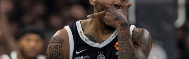 GROBARI, OTVARAJTE ŠAMPANJAC: Nove vesti o Karliku Džonsu - i to baš pred VEČITI DERBI! (FOTO, VIDEO)