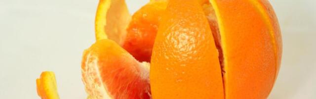 Skidate li onaj beli sloj pomorandže? Možda ne bi trebalo