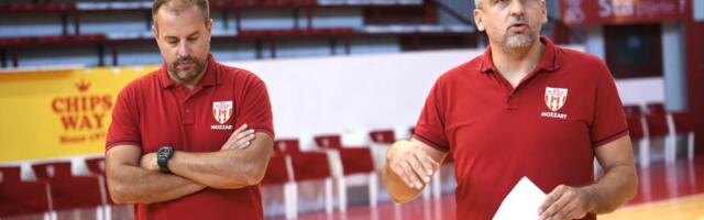 Saša Ocokoljić selektor U18 reprezentacije Srbije, Miloš Pejanović uz njega u stručnom štabu