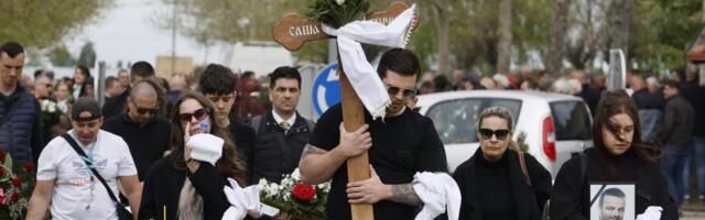 Sahranjen Saša Katančić: Najbliži se od pevača oprostili potresnim rečima (FOTO)