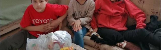 NIKAD TUŽNIJA PRIČA Majka preminula, otac otišao, a njih dvoje se sami brinu o baki invalidu!