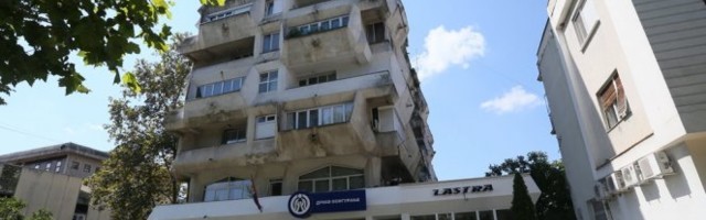 DEČAKU IZ LAZAREVCA SE BORE ZA ŽIVOT! Lekari pokušavaju da spasu mlišana koji je pao s majkom sa 6. sprata!