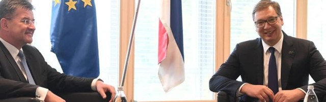 VUČIĆ: Angela Merkel me ohrabrila pred Vašington i Brisel