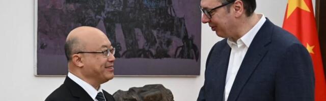 Vučić sa delegacijom iz Kine i predsednikom HBIS-a: Sadržajan razgovor o saradnji (FOTO)