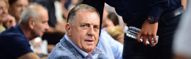 (FOTO) Dodik upoznao jednog od najvećih košarkaša: Lepo je sresti velikane igre koju svi volimo