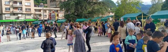 PRIJEPOLJCI SE UJEDINILI, pokazali šta je humanost: Skupljeno više od 800.000 dinara za lečenje malene Danice