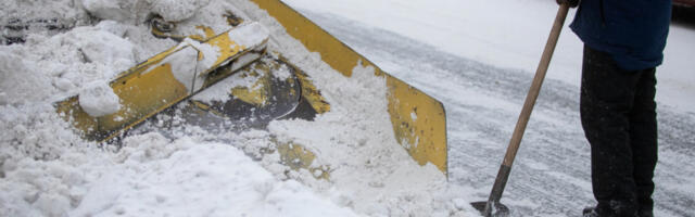GLEDAJTE KAKVA MEĆAVA JE ZAVEJALA HRVATSKU Automobili zaglavljeni u snegu, palo 32 cm belog pokrivača! (FOTO/VIDEO)