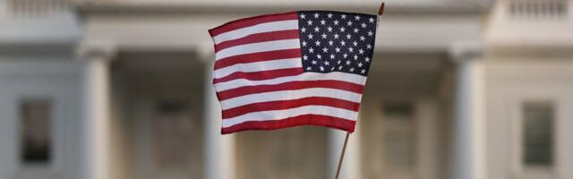 Tramp naredio proveru zelenih karata za ljude iz 19 zemalja: Evo da li je na spisku Srbija