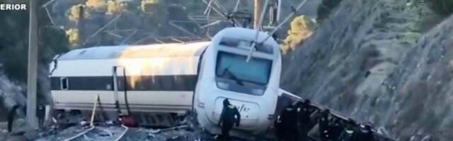 ULEGNUĆA NA PRUZI UBILA VIŠE OD 40 PUTNIKA: Nikad tužniji izveštaj posle železničke nesreće, vlada donela hrabru odluku