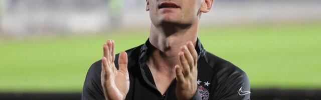 DOSTA JE BILO... ZEZANJA! Saša Zdjelar lupio šakom o sto u Humskoj!