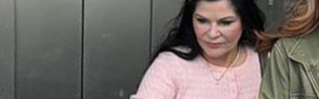 BIVŠA LJUBAVNICA PEVAČA SLETELA U BEOGRAD SVA U ZLATU: Na ruci skupoceni sat, dobila ga na sudu, uživa u luksuzu (VIDEO)