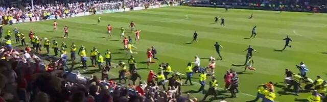 Ovo je fudbal: Najluđa priča na svetu! Primili gol u 95. minutu, navijači uleteli na teren, pa doživeli šok