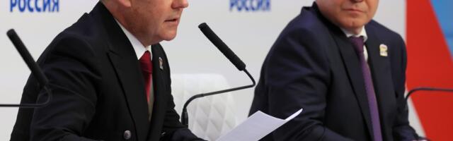 Dok Putin priča o ruskoj snazi, Medvedev drema? Snimak bivšeg predsednika obišao svet, nije mu prvi put