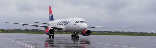 IZ PRAGA I BRATISLAVE EVAKUISANO 144 SRSKIH DRŽAVLJANA Avion Er Srbije sleteo na beogradski aerodrom