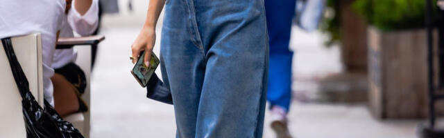 Skinny jeans su OUT; baggy jeans su IN