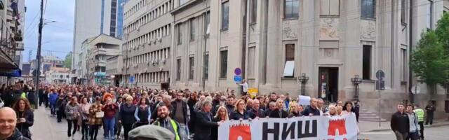 Niš: Počela protestna šetnja protiv nasilja