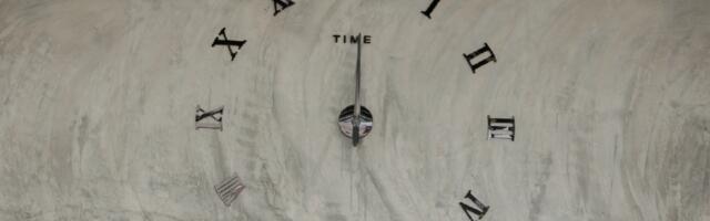 Tumačenje poklopljenih kazaljki na satu