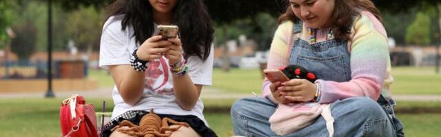 Prvi put u svetu: Australija zabranila društvene mreže za mlađe od 16 godina