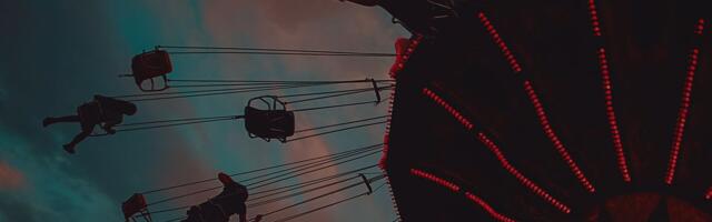 Objavljen snimak JEZIVE NESREĆE u luna parku: Otkačila se kabina, 13 gostiju povređeno, poginuo policajac