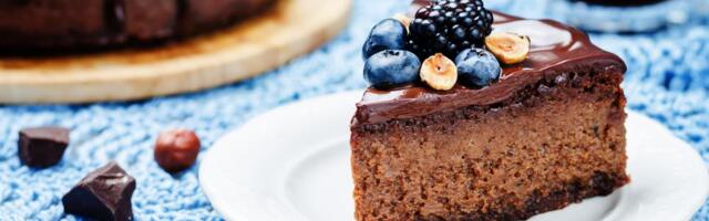 Trik za jednostavno sečenje okruglih torti: Evo kako da dobijete 24 jednakih parčića