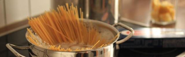 VIDEO: Koliko soli treba dodati u vodu za pastu? Naučnici imaju odgovor