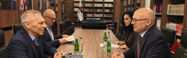 Вучевић и Харченко: о међународним приликама,безбедносним и економским изазовима .