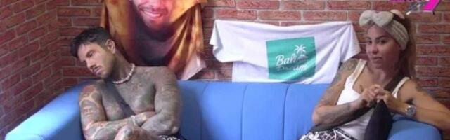Dobro mu ga opipala! Aneli spustila ruku na Filipovo međunožje, Srbi u šoku zumiraju snimak (VIDEO)