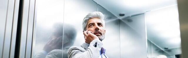 Zašto u svakom liftu postoji ogledalo?