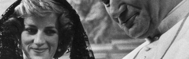 Ukradena relikvija od zlata i kristala: Tu su se čuvale kapi Svetog pape Jovana Pavla Drugog! (FOTO)