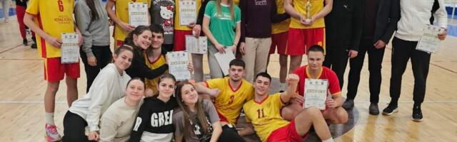 Trijumf vranjskih gimnazijalaca u obe konkurencije na okružnom u odbojci