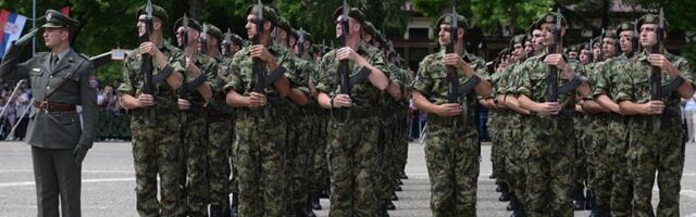 "Vojska Srbije je otuđena od naroda, studente i medije tretira kao neprijatelje"