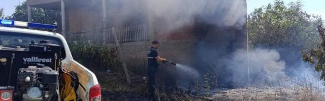 Požar u Jarsenovu, vatra se širi prema kućama