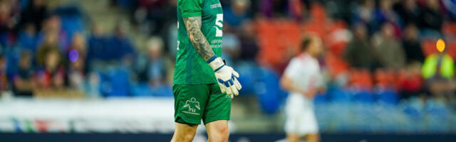 Čoveče, šta ti bi? Golman odlepio, primio 2 gola pa usred meča napustio teren (VIDEO)