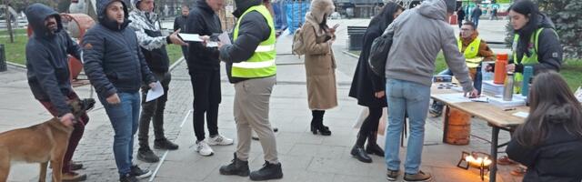 Redovi za potpisivanje studentske liste u Leskovcu