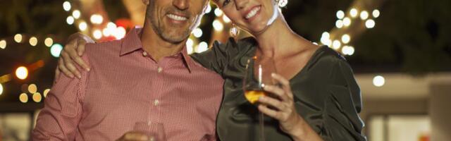 Bračni parovi ovo moraju do ponoći da urade na Mladence: Veruje se da će im to doneti sreću tokom cele godine