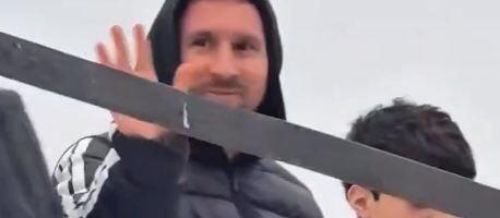LIONEL MESI PRVI PUT U JAVNOSTI POSLE FINALA MUNDIJALA: Pojavio se na neočekivanom mestu! Pogledajte kako su Argentinci reagovali