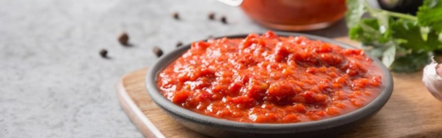 Spremite ajvar lakše nego ikada - našli smo foru kako da oljuštite paprike za minut