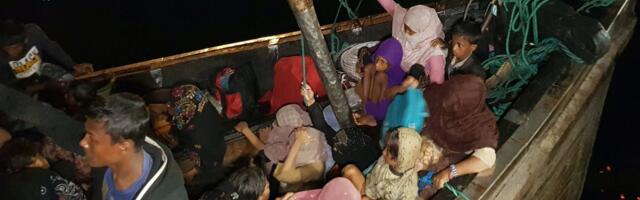 Brod sa 120 izbeglica Rohindža pristao u indonežanskoj luci