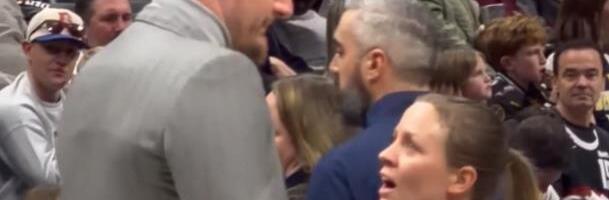 KAMERA UHVATILA JOKIĆA U ELEGANTNOM IZDANJU! Evo šta je Nikola radio sa Danicom tokom utakmice Denvera