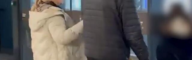 Goca Šaulić sa unukom sletela u Beograd: Udovica pevača u opuštenom izdanju, evo kako je reagovala na novinare