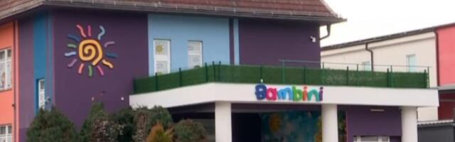 "UGURALE DEČAKA U MALU HRANILICU, PA TERALE OSTALU DECU DA MU SE RUGAJU": Uhapšene dve sestre - vaspitačice u vrtiću zbog sumnje na zlostavljanje