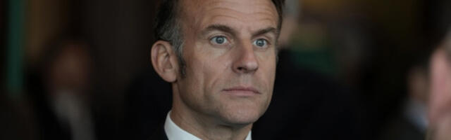 ​Макрон подржао патријарха Јерусалимског