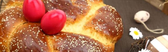 Najlepša VASKRŠNJA POGAČA koja se topi u ustima: Hrskava spolja, iznutra mekana kao duša