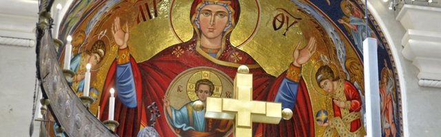 Vernici pokušali da uđu na liturgiju, sprečila ih policija