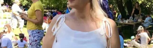 Naša pevačica ZAVELA 10 GODINA MLAĐEG DOKTORA NAUKA i RODILA MU SINA u 42. godini - Iznenadićete se kada čujete ZAŠTA JE NJEN MUŽ ZASLUŽAN!