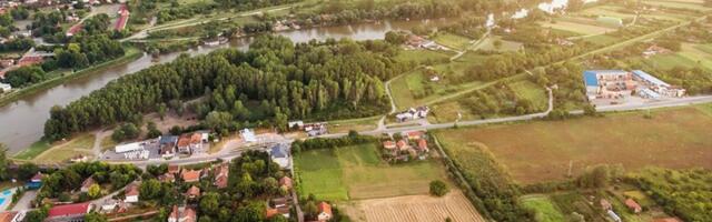 SSP Ćuprija: Građani bez vode, ali su dobili kalendar sa Vučićevim likom