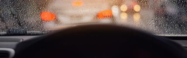 Da li ste znali da ova dva dugmeta na kontrolnoj tabli efikasno uklanjaju maglu sa vetrobranskog stakla?