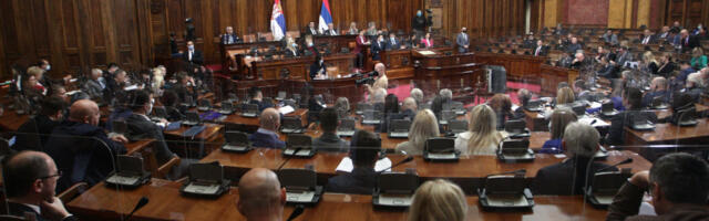 Raspisan referendum o promjeni Ustava Srbije: Glasanje 16. januara 2022.