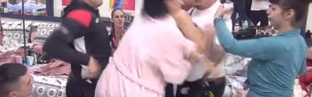 "Imali smo intimne odnose u kolima" Zadrugar urlao i izneo Bebici otkrio sve o Teodori, reagovalo obezbeđenje